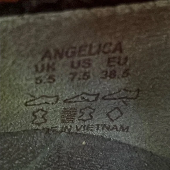 Hotter Black Heels - Picture 7 of 7